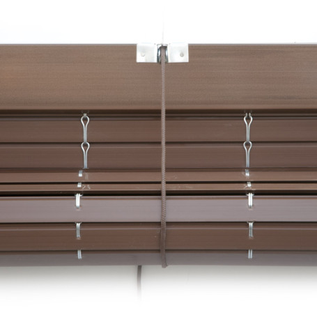 Persiana-cadenilla-alicantina-pvc-INC-nogal-detalle-rollo-persiana