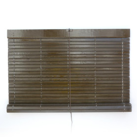 Persiana de madera alicantina exterior enrollable color marrón a medida persianasalicantinas.net