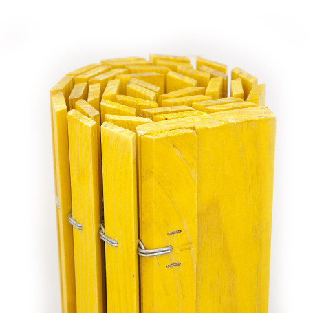 persiana alicantina enrollada de madera a medida color amarillo exterior persianasalicantinas.net