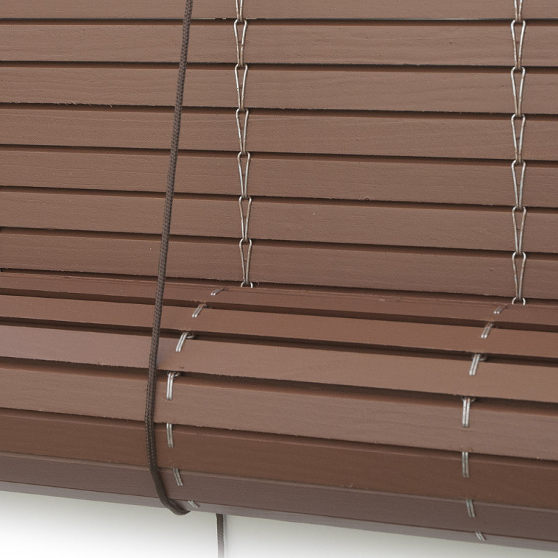 Persiana enrollada exterior alicantina de madera color marrón a medida persianasalicantinas.net